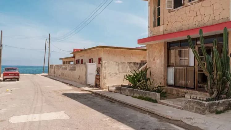 Vivienda de 4 habitaciones en Reparto Náutico, Playa