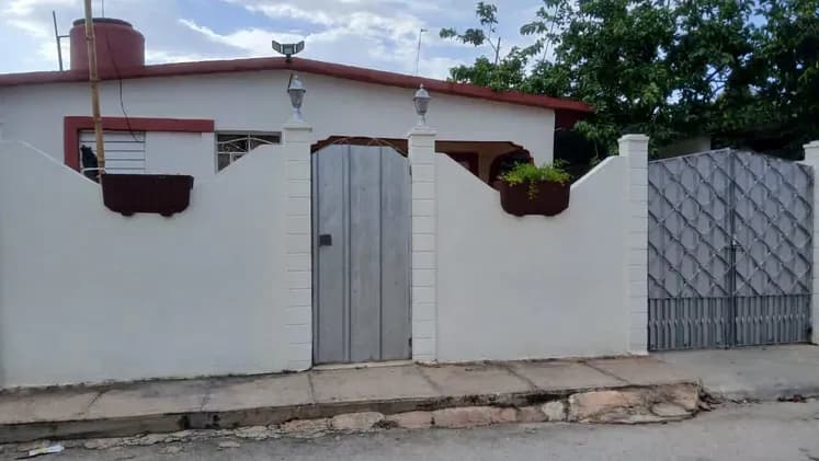 Vivienda de 4 habitaciones en Reparto La Playa, Cárdenas